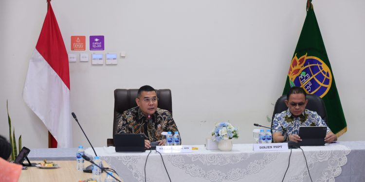 Pimpin Monev Penyelesaian Layanan Pertanahan, Wamen Ossy: Selesaikan Berkas Pertanahan Masyarakat