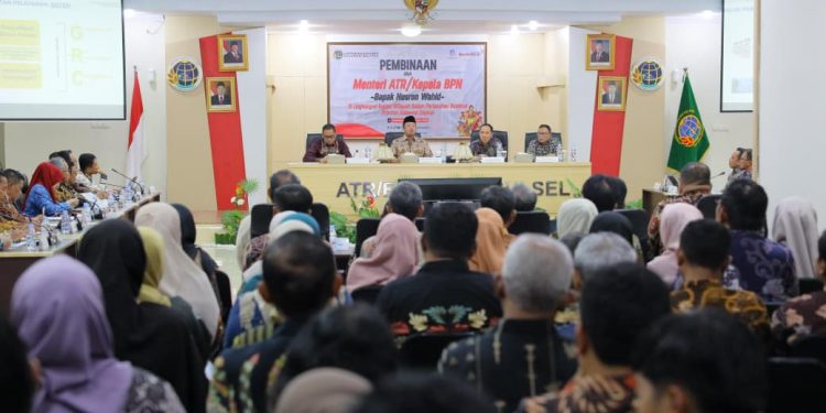 Nusron Wahid Beri Pengarahan di Kanwil BPN Provinsi Sulsel, Tegas Jalankan Prinsip dan Luwes Melayani