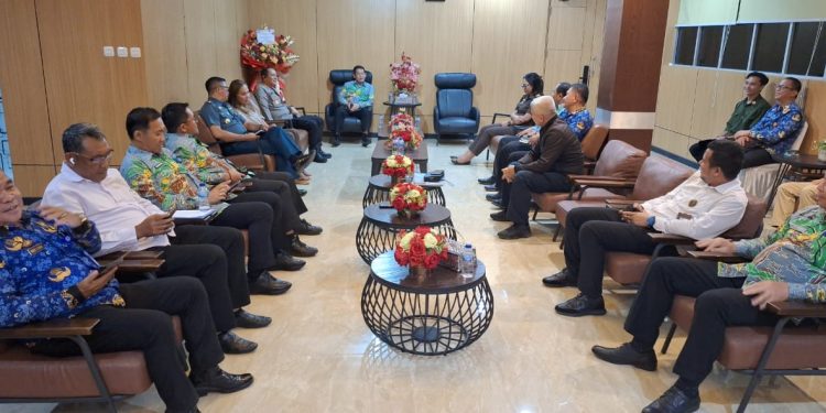 Tindak Lanjut Pasar Senggol dan Kunjungan Safari Gubernur,  Kantah Bitung Hadiri Rapat Forkopimda