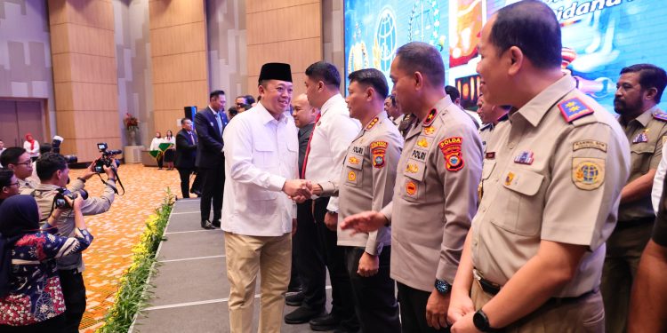 Menteri Nusron Berikan Penghargaan kepada 74 Pihak Berperan Pencegahan Tindak Pidana Pertanahan 2025