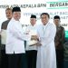 Romo Wahyu Terima Sertipikat Gereja Katolik Fransiskus Asisi sebagai Kado Natal bagi Umat