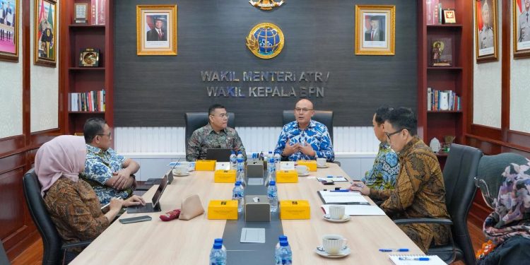 Wamen Ossy dan Wamenlu Bicarakan Hak Atas Tanah bagi WNA dan Diaspora