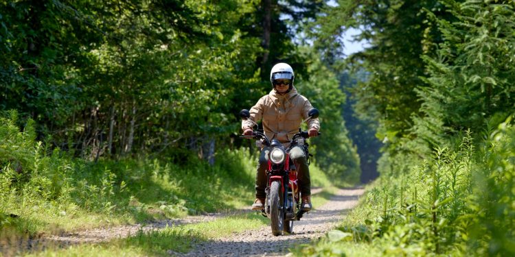 Berencana Perjalanan Jauh Gunakan Motor? Simak Tips Safety Riding Honda